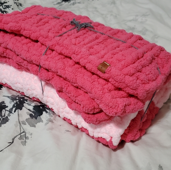 Handmade Chunky blanket 40"×40" - Picture 10 of 10